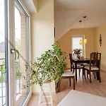 Helle Nichtraucherwohnung 69qm Zwischen Koeln Und Duesseldorf Apartman