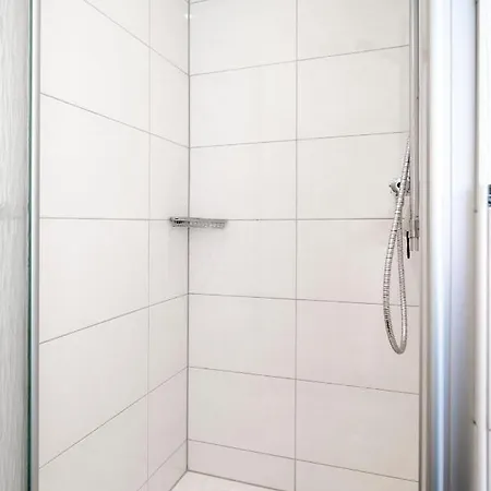 Apartmán Helle Nichtraucherwohnung 69qm Zwischen Koeln Und Duesseldorf *