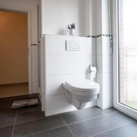 Helle Nichtraucherwohnung 69qm Zwischen Koeln Und Duesseldorf *