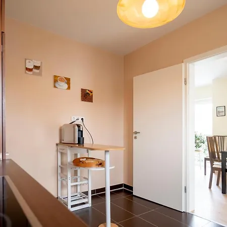Helle Nichtraucherwohnung 69qm Zwischen Koeln Und Duesseldorf Apartment