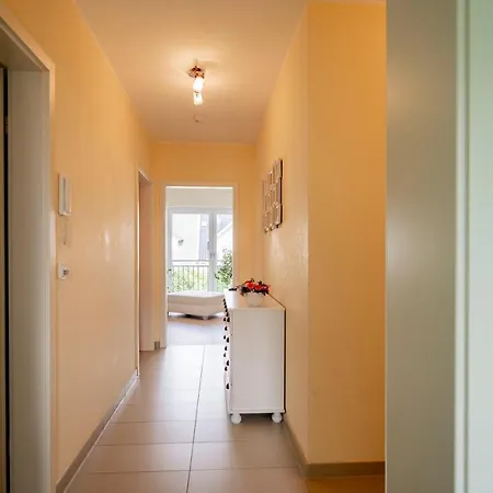 Helle Nichtraucherwohnung 69qm Zwischen Koeln Und Duesseldorf Apartment *
