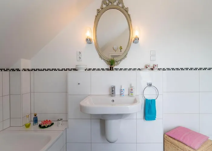 Apartment Helle Nichtraucherwohnung 69qm Zwischen Koeln Und Duesseldorf *