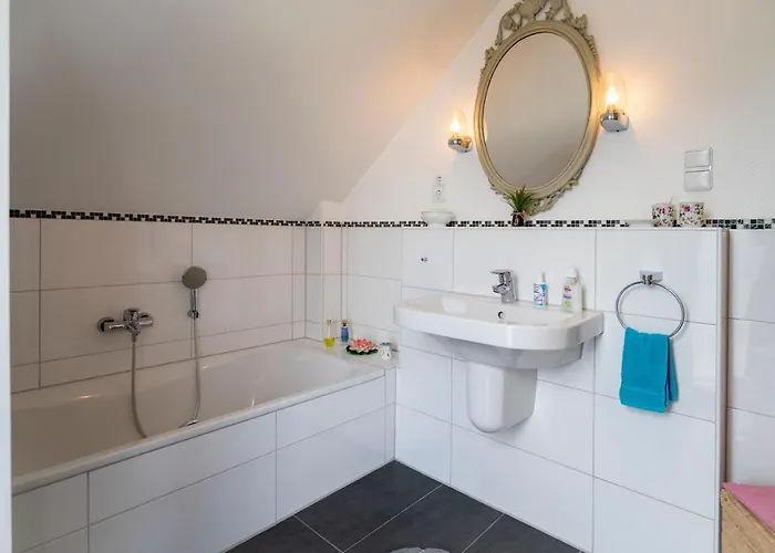 Helle Nichtraucherwohnung 69qm Zwischen Koeln Und Duesseldorf *