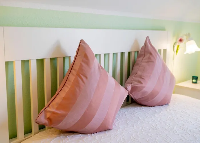 Helle Nichtraucherwohnung 69qm Zwischen Koeln Und Duesseldorf Apartment Dormagen